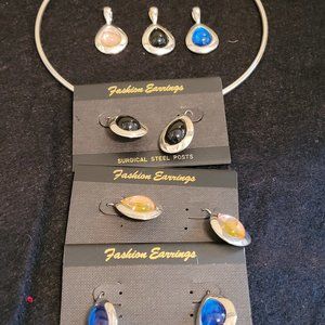 Silver collar with interchangeable pendants and matching fish hook earrings